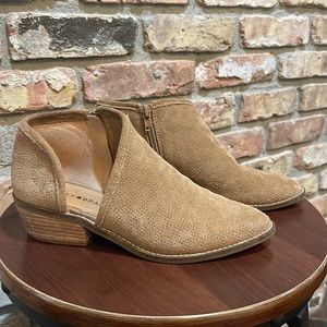 Lucky Brand cut out boots